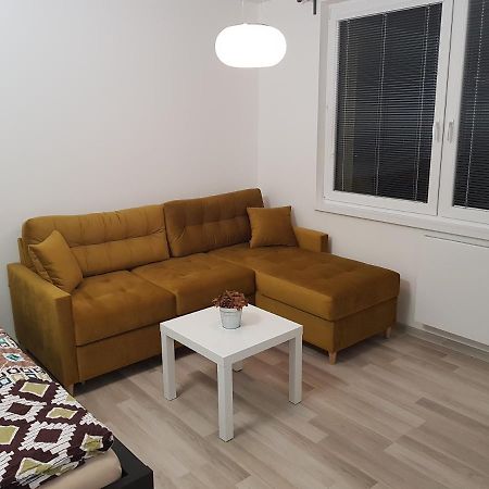1+1 Znojmo Appartement Buitenkant foto