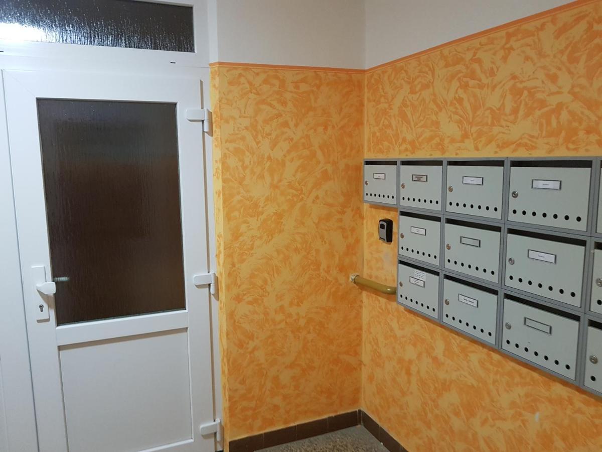 1+1 Znojmo Appartement Buitenkant foto