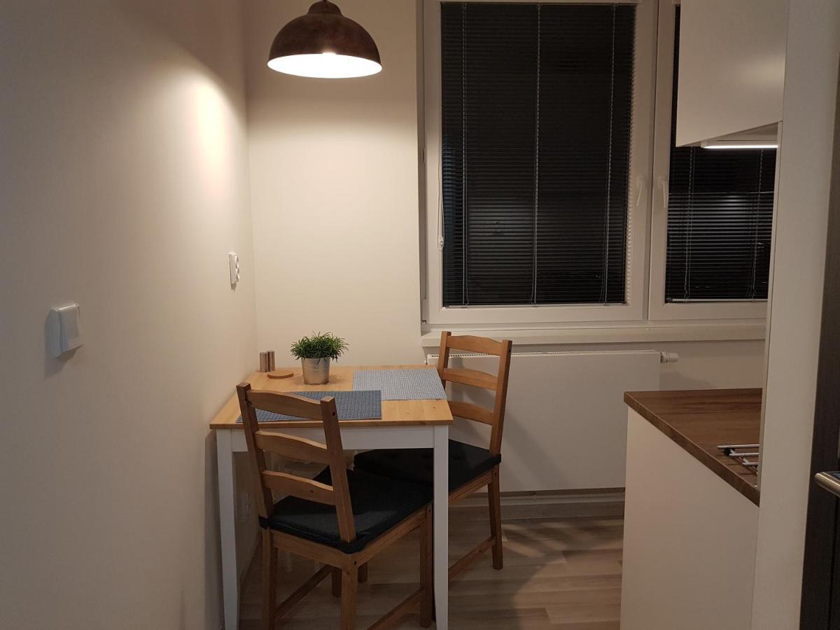 1+1 Znojmo Appartement Buitenkant foto