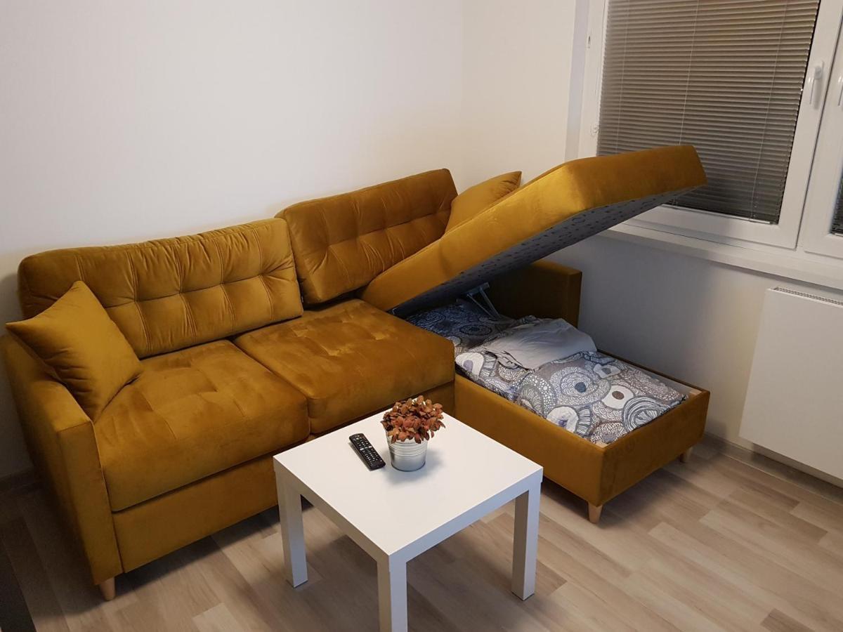 1+1 Znojmo Appartement Buitenkant foto