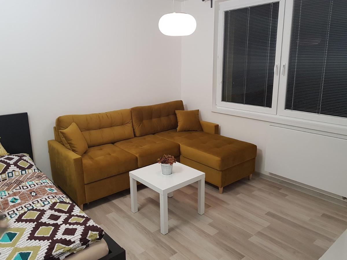 1+1 Znojmo Appartement Buitenkant foto